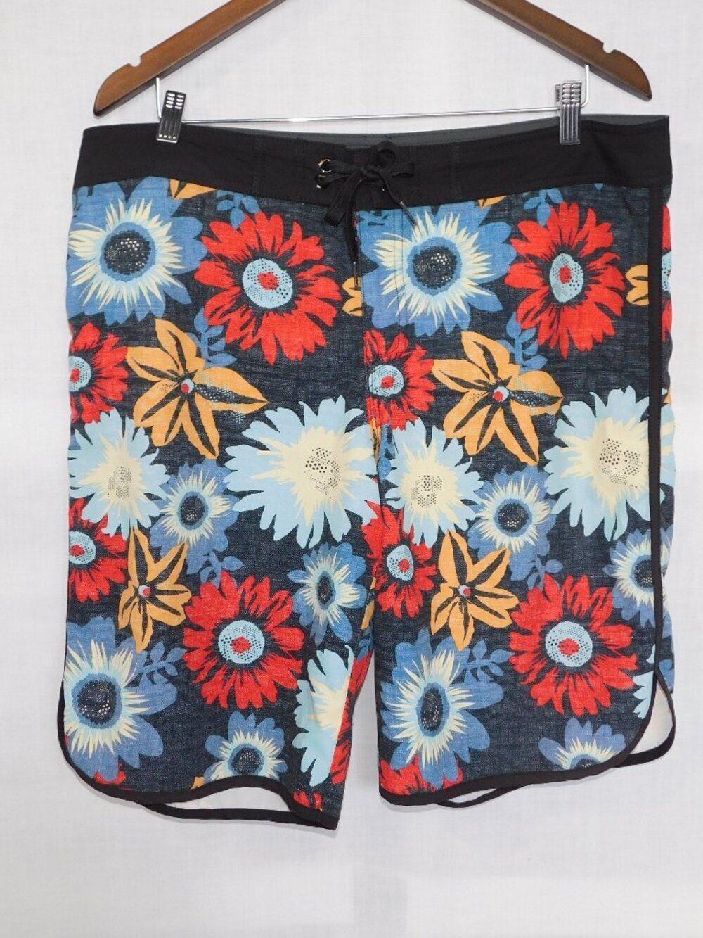 Mossimo Supply Co Unlined Floral Black Red Blue Yellow Board Shorts Swim Mens 36